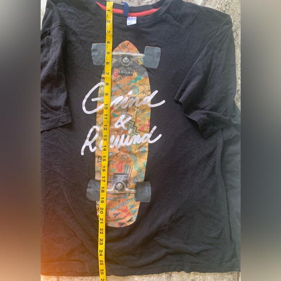 H&M Divided Skateboarding Shirt - Picture 2 of 6